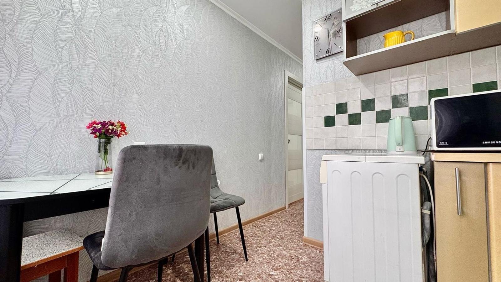 В Центре Павлодара Светлая Квартира Extérieur photo
