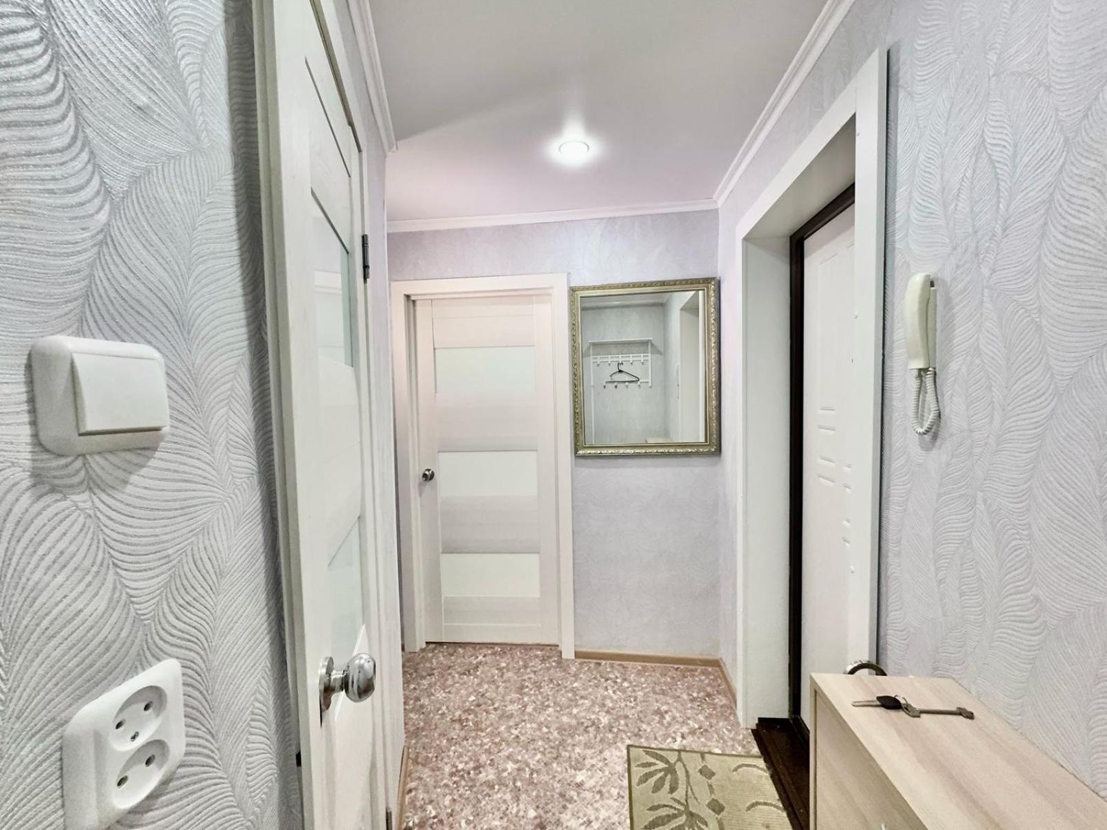В Центре Павлодара Светлая Квартира Extérieur photo