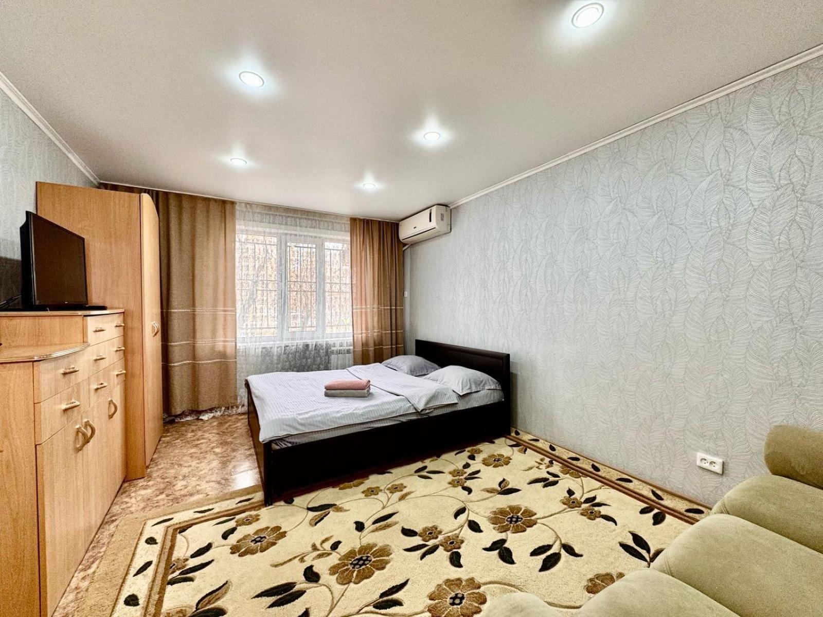 В Центре Павлодара Светлая Квартира Extérieur photo